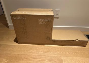 Samsung HW-S700D Ultra-slim 3.1Ch. Wireless Dolby ATMOS Soundbar W/Q-Symphony
