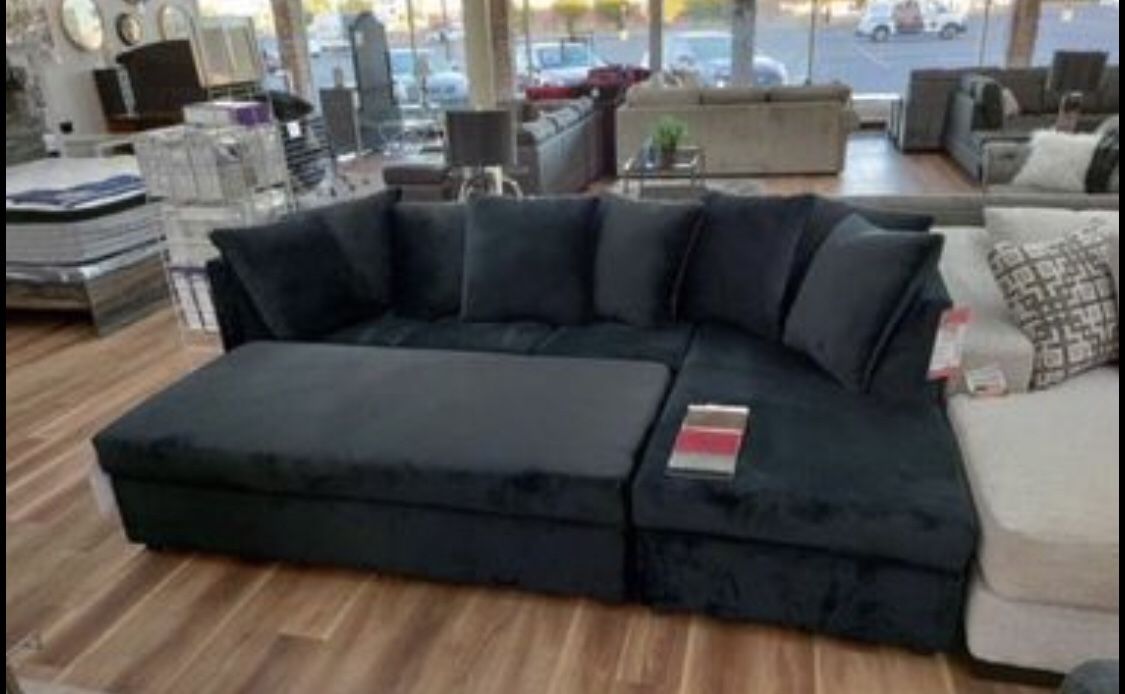 New Super Comfy All Black Sectional Sofa Couch *Ottoman Sold Separately*