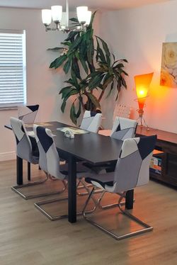 Dining Table Solid Wood Expandable!