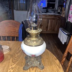 Antique/Vintage Victorian Kerosene Lamp