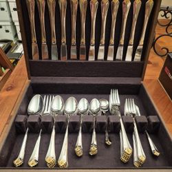 TOWLE SILVERSMITH  18/8 SANTA BARBARA GOLD TRIMMED FLATWARE SET. VINTAGE/RARE.