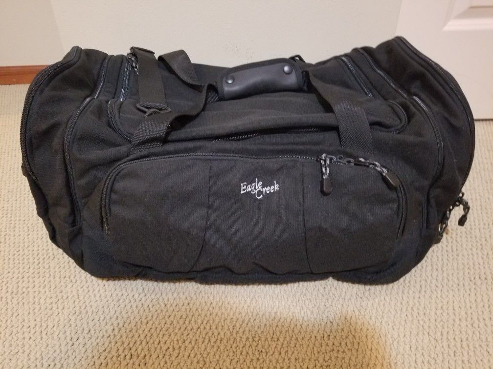 Eagle creek Large cargo hauler duffle bag excellent almost new condition.