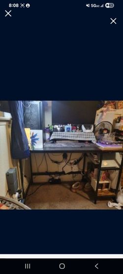 Computer desk