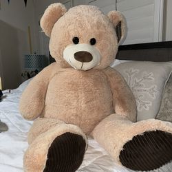 BIG FLUFFY TEDDY BEAR