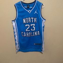 North Carolina Jordan Jersey Large 
