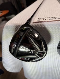 Titleist Driver 915/ D2 w/Titleist VooDoo Shaft