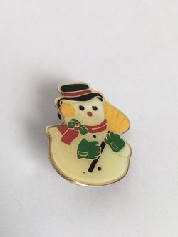HOLIDAY CHRISTMAS BROOCH