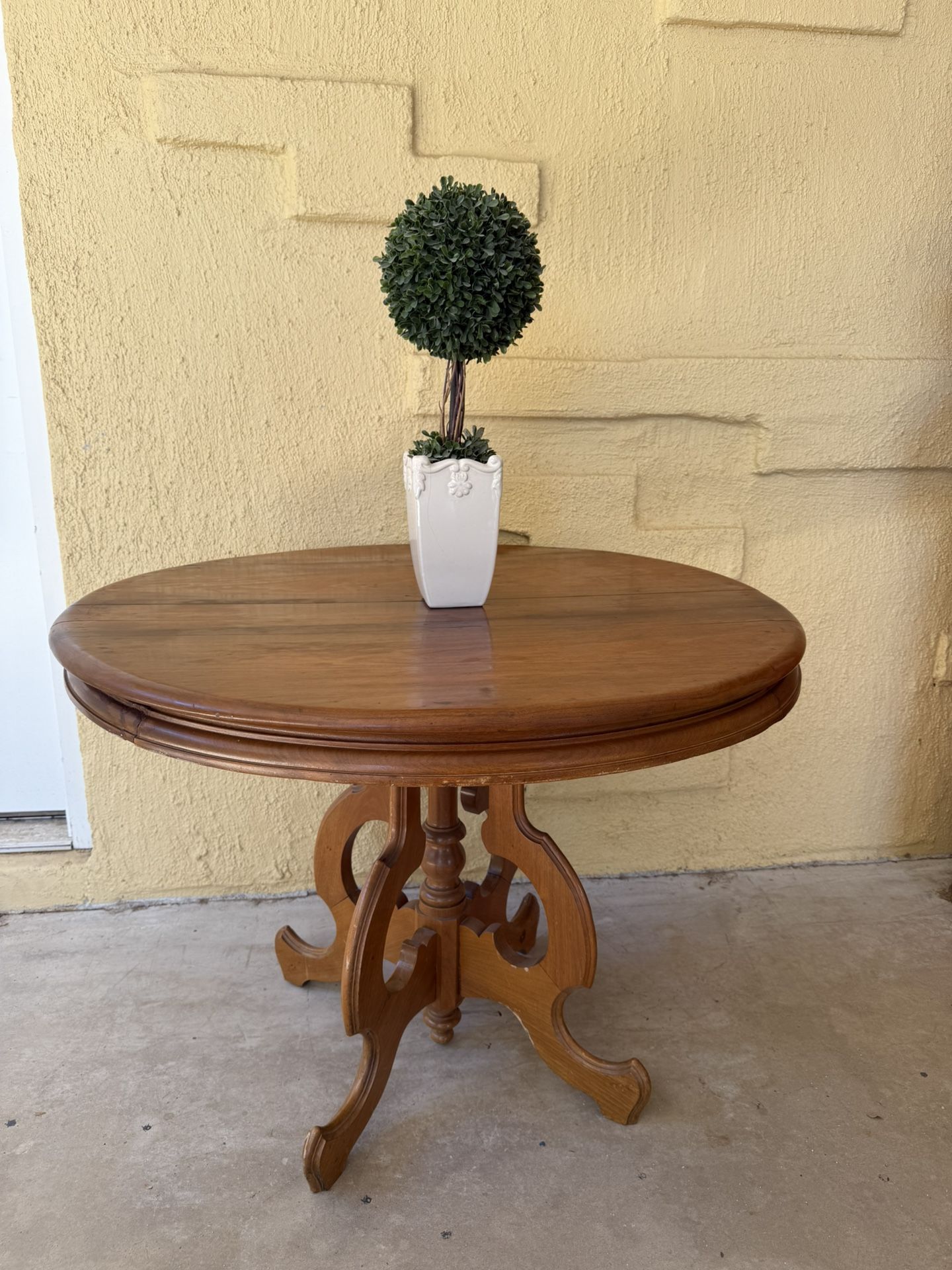 Antique Parlor Table (Greenway Rd And Cave Creek Road)