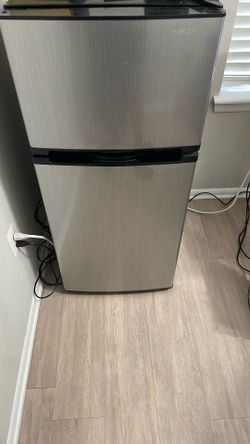 Insignia Mini Fridge