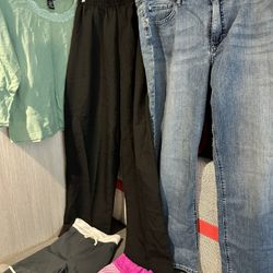 32 pc. tops, jeans and dresses L-XL