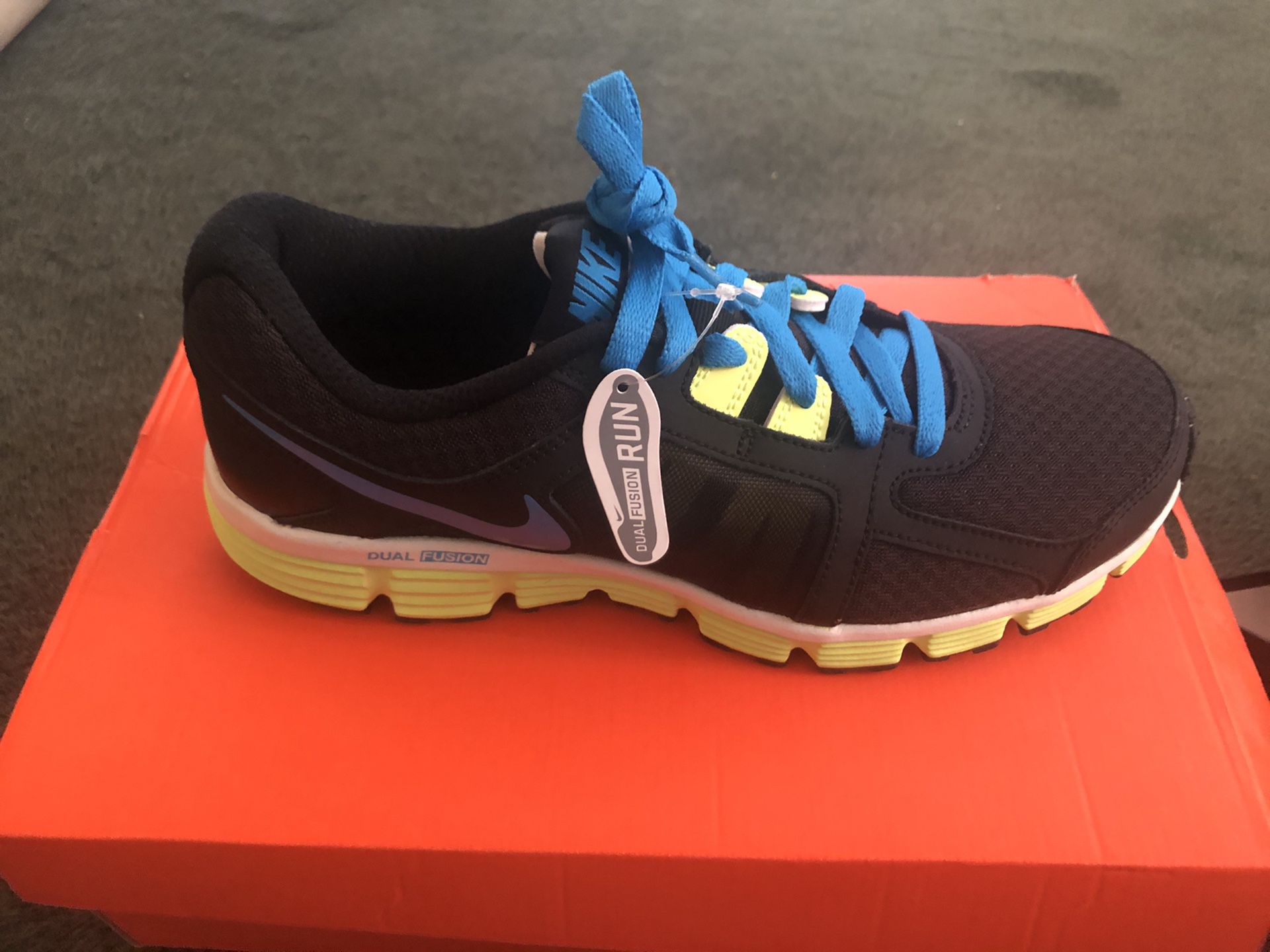 Nike women’s running shoes- New!