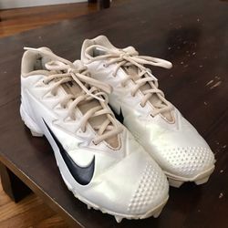 Nike youth baseball cleats
