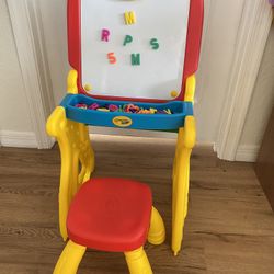 Crayola Table And Magnets Excellent And Clean Condition 