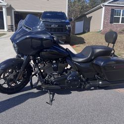 2023 Harley Davidson Street Glide 