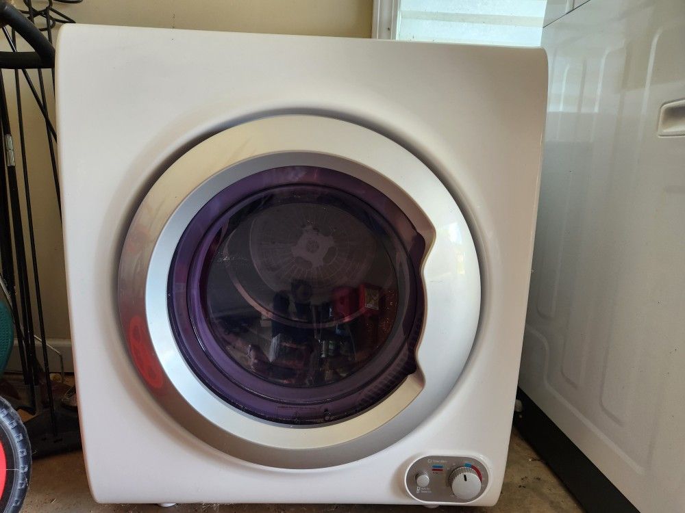 Avanti Washer Dryer Combo, Never Used. Retail New Over $800 Will Let go for $300