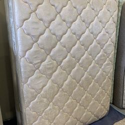 Queen Mattress And Box Spring 