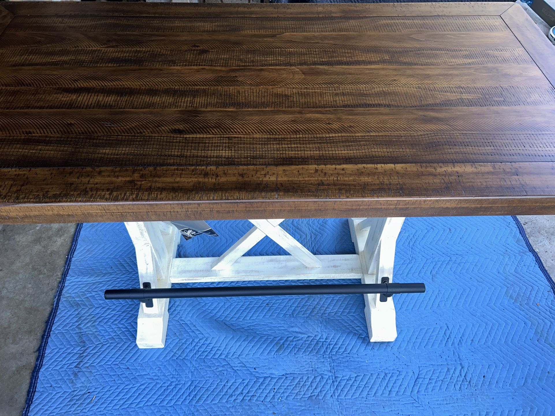 Valebeck Counter Height Dining Table