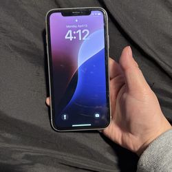 white iphone xr