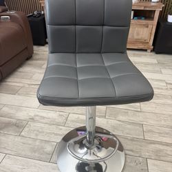 4 Bar Stool Chairs 