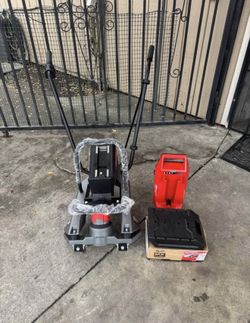 MilwaukeeMX FUEL Lithium-Ion Cordless Vibratory Screed with (1 ) 06 Ah Battery and Charger