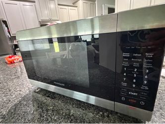 FRIGIDAIRE microwave 23”