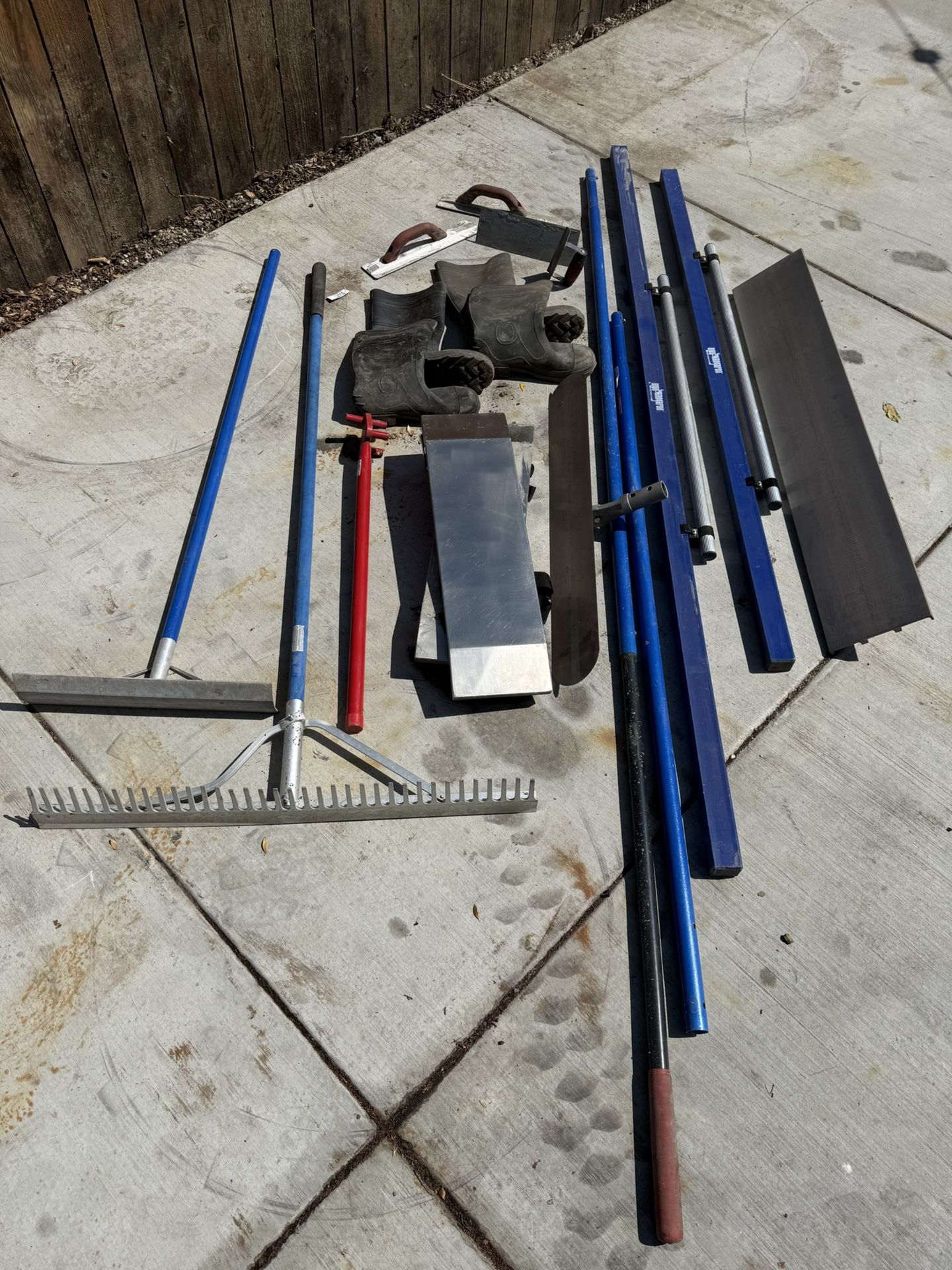 Concrete tool set