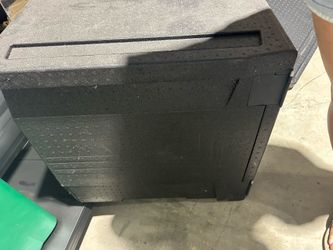 Insulated carrier for food