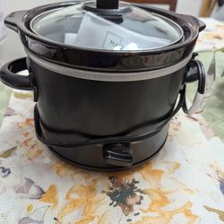 Slow Cooker.   2 Qt