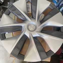 TESLA HUBCAPS  ( SIZE 19” )