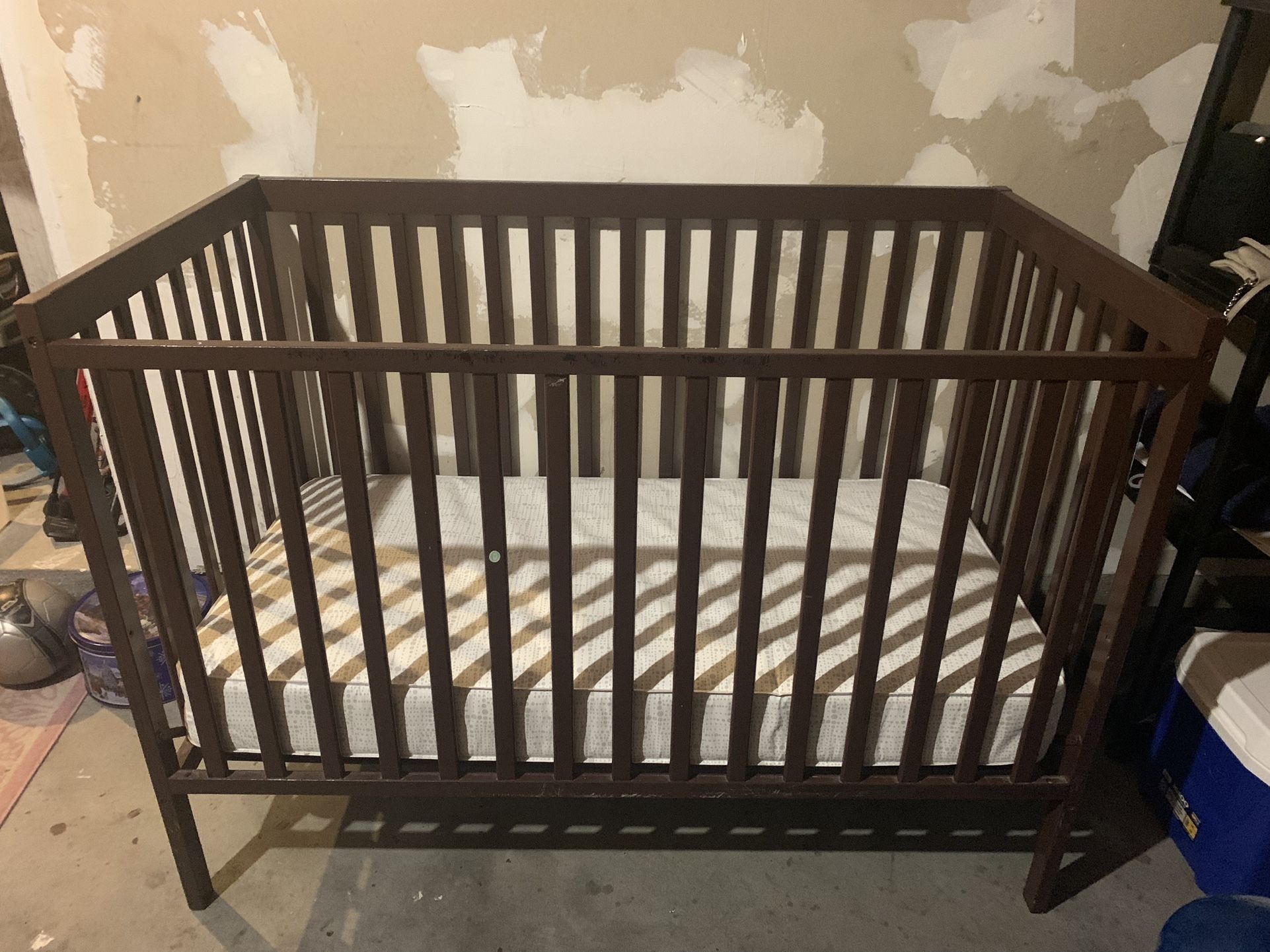Toddler Crib And Mattress 