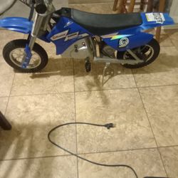 Razor Dirt Bike Comes With Charger 