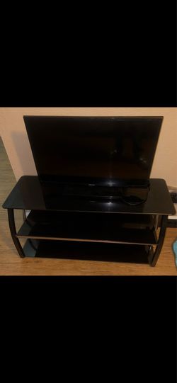 Samsung 32’ Tv and Stand
