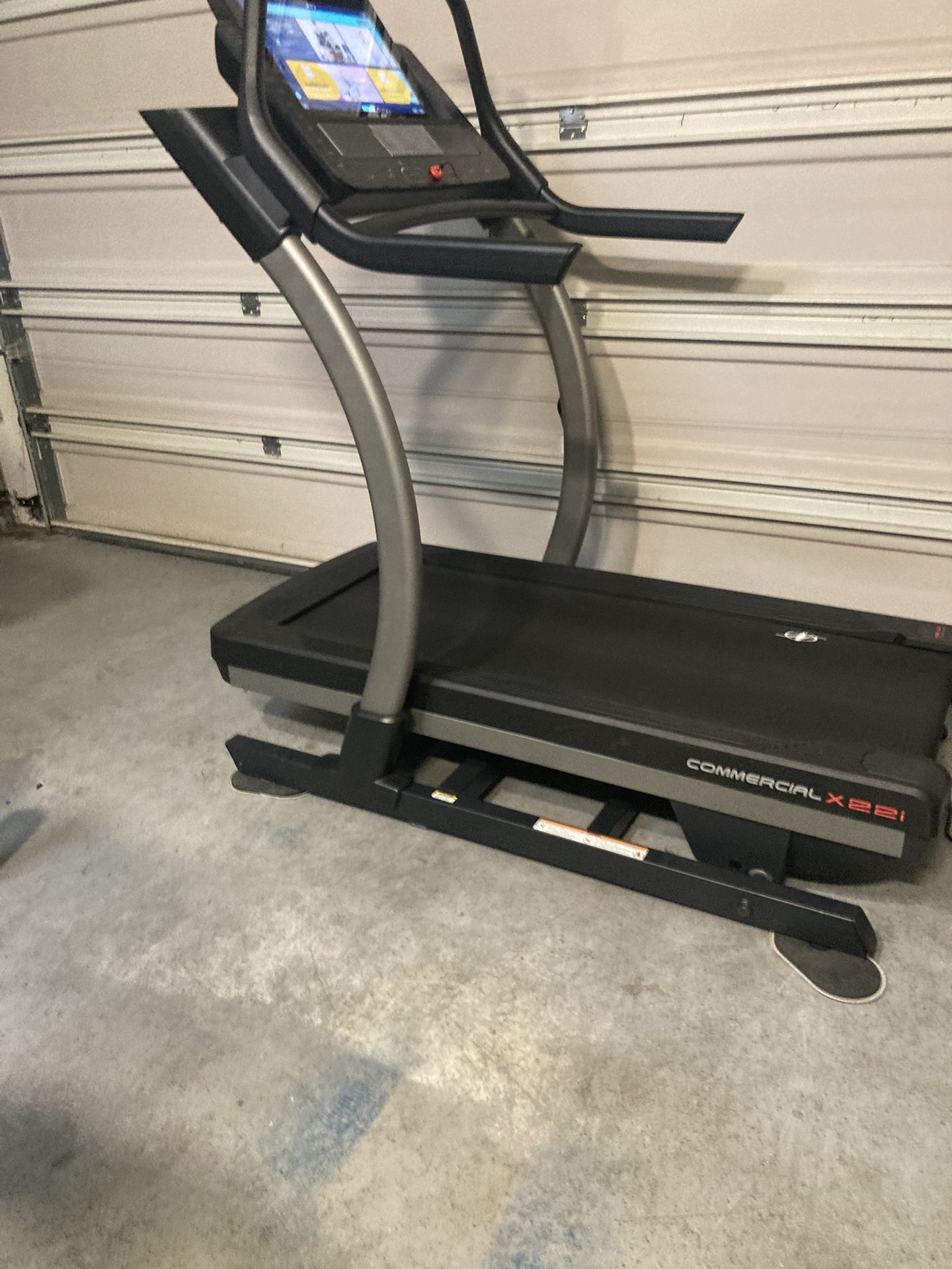 Nordictrack X22i Incline Trainer Treadmill.