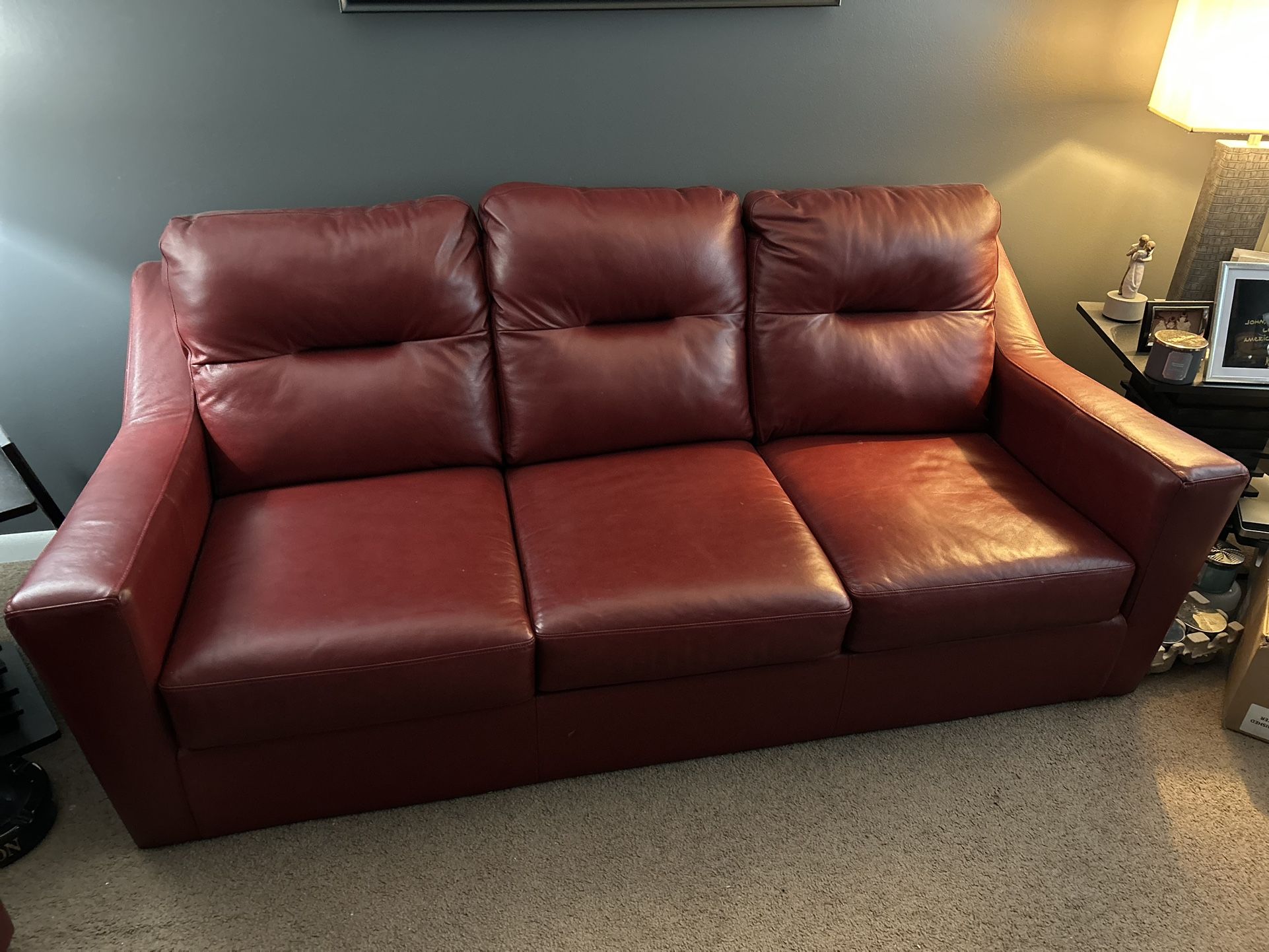 Sofa/sleeper /2 end tables with lamps included