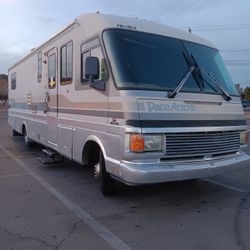 Fleetwood Pace Arrow 1992 Remodled Interior Only Asking 8,500