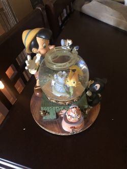 Disney Pinocchio’s Musical Disney Globe