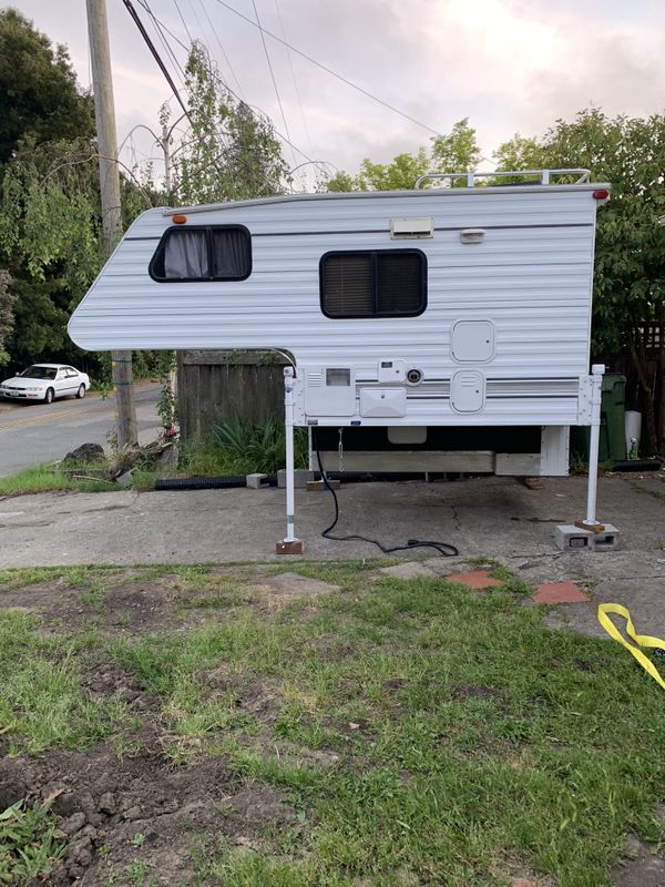 2003 six pac short bed truck camper for Sale in Mill Valley, CA - OfferUp