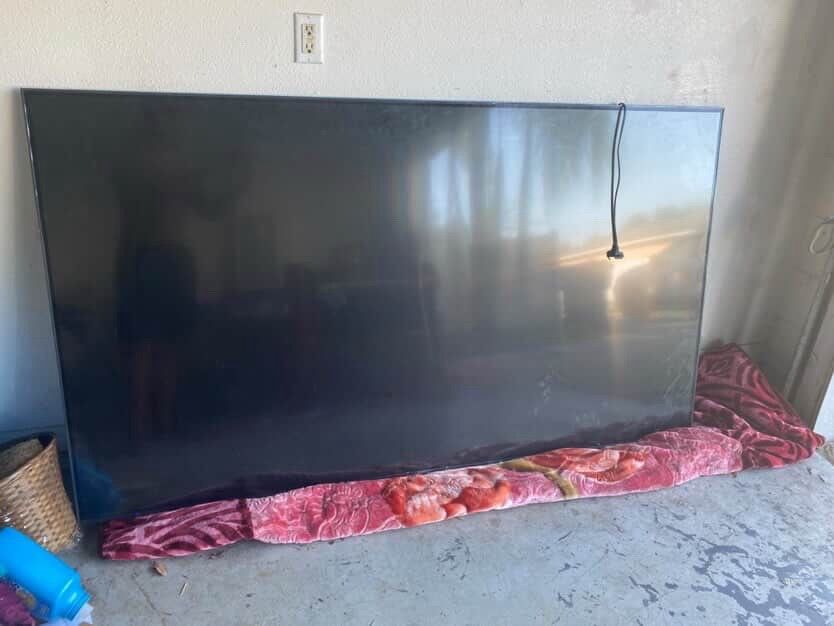 LG 65” 4K UHD Smart TV