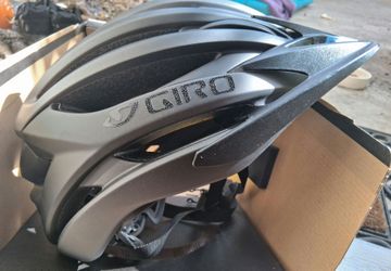 Giro bicycle helmet new L