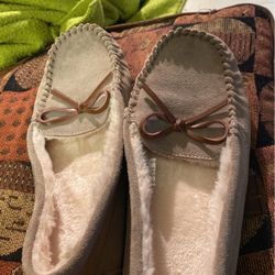 House Shoes  Size 9