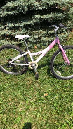TREK MX 200 24 inch wheel girls mountain bike