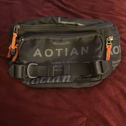 5 - POCKETED MENS CARRIER BAG 