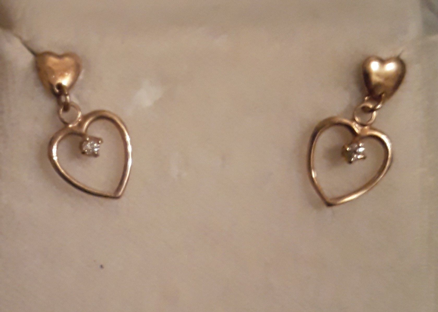 14k gold and diamond heart earrings