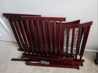 Dream on me Convertible crib with water proof mattress .