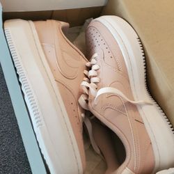 Nike Woman Shoes Size9 Pink