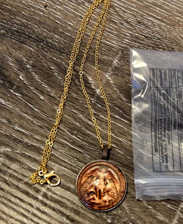 Chain with medallion