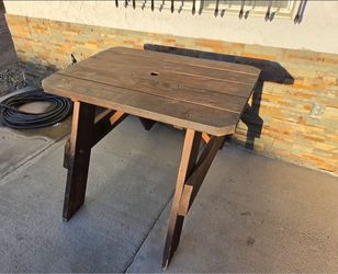Picnic bench