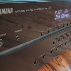 Yamaha RX-V681 Natural Sound Receiver
