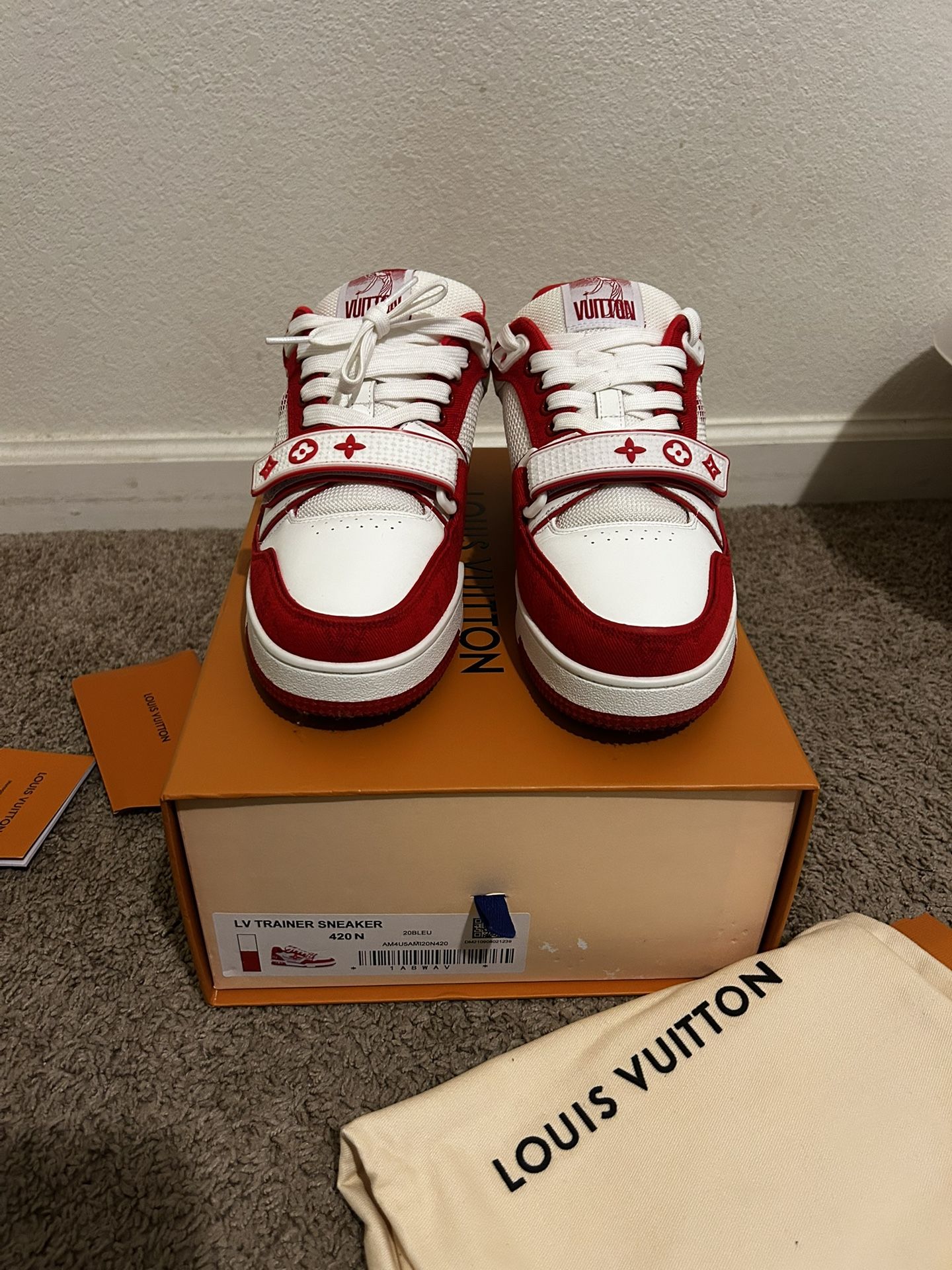 Louis Vuitton LV Trainer Size 9.5= Size 42