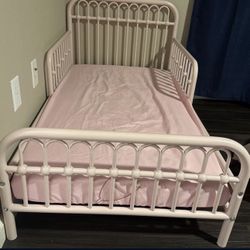 Metal toddler Bed Blush